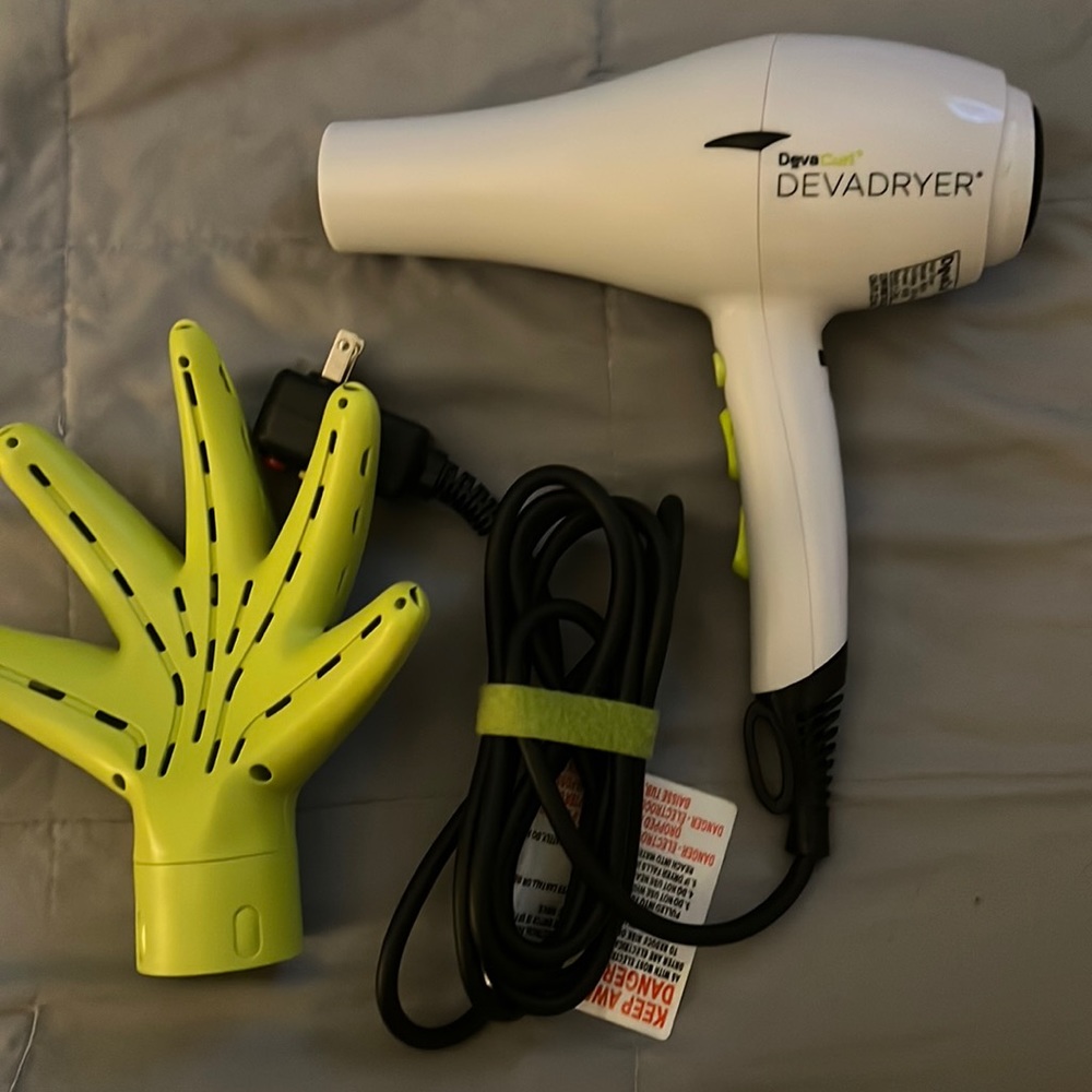 Devacurl Dryer with attachment.